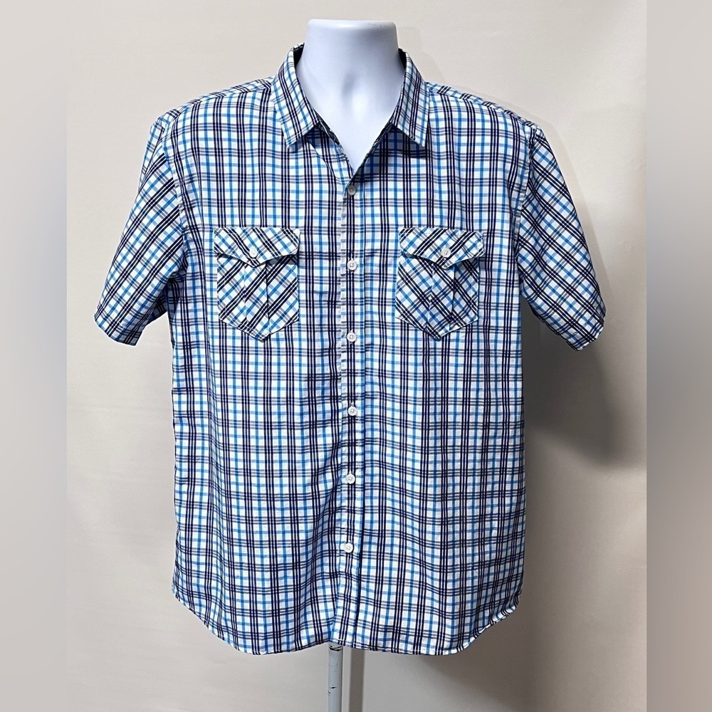 VESE Men’s black and blue plaid short sleeve button‎ down shirt size L.
